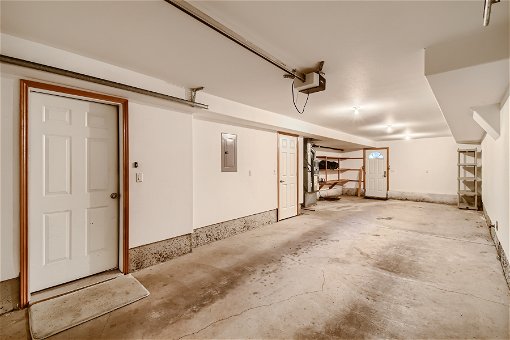 29 Garage.jpg